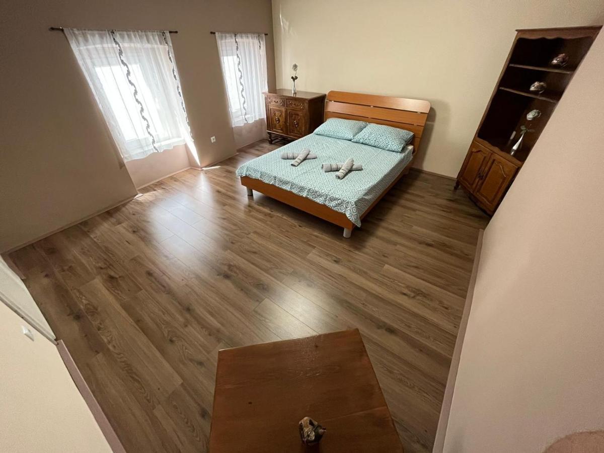 Old Town Apartment מדולין מראה חיצוני תמונה