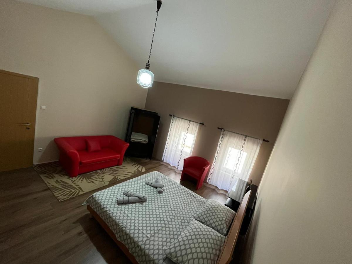 Old Town Apartment מדולין מראה חיצוני תמונה