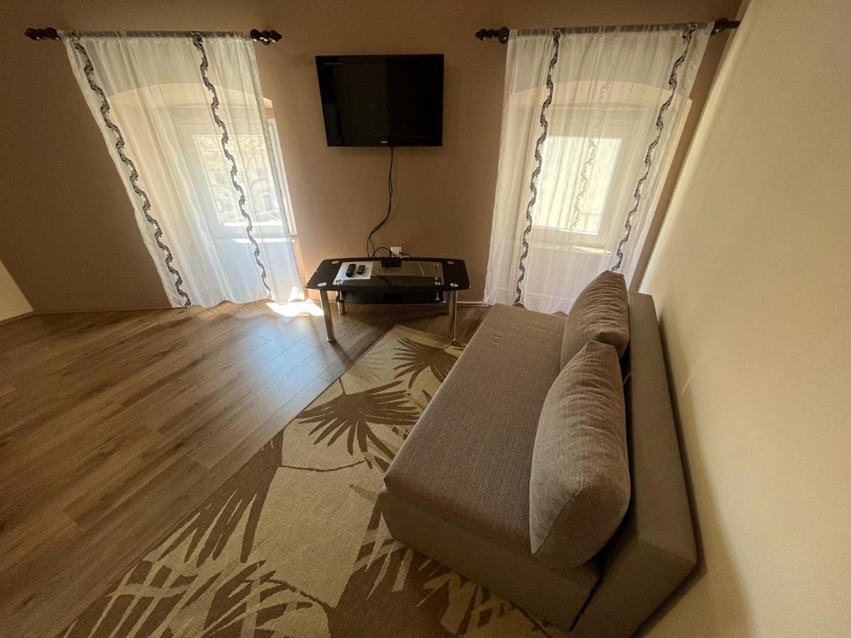 Old Town Apartment מדולין מראה חיצוני תמונה