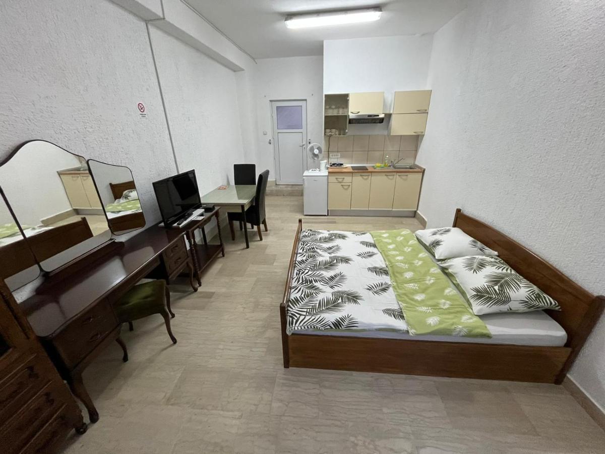 Old Town Apartment מדולין מראה חיצוני תמונה