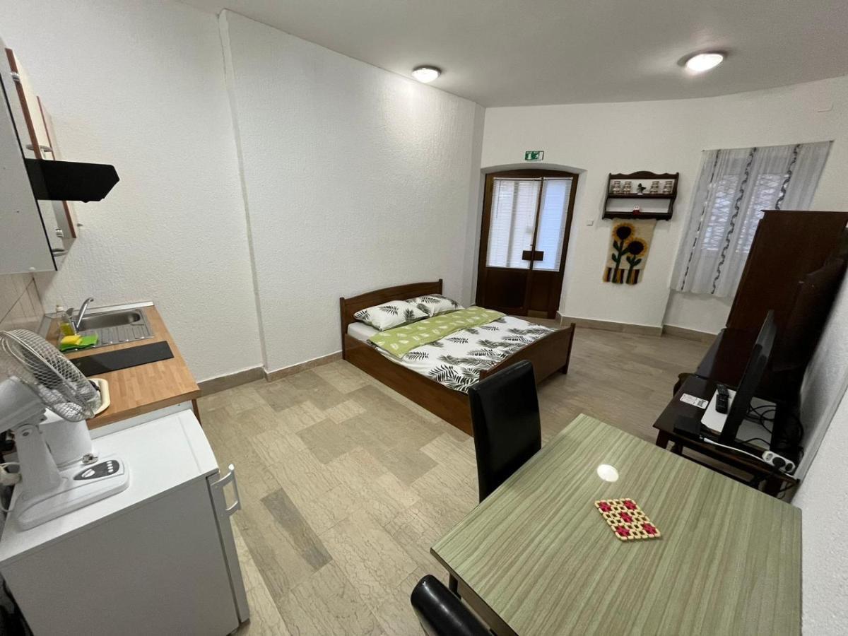 Old Town Apartment מדולין מראה חיצוני תמונה
